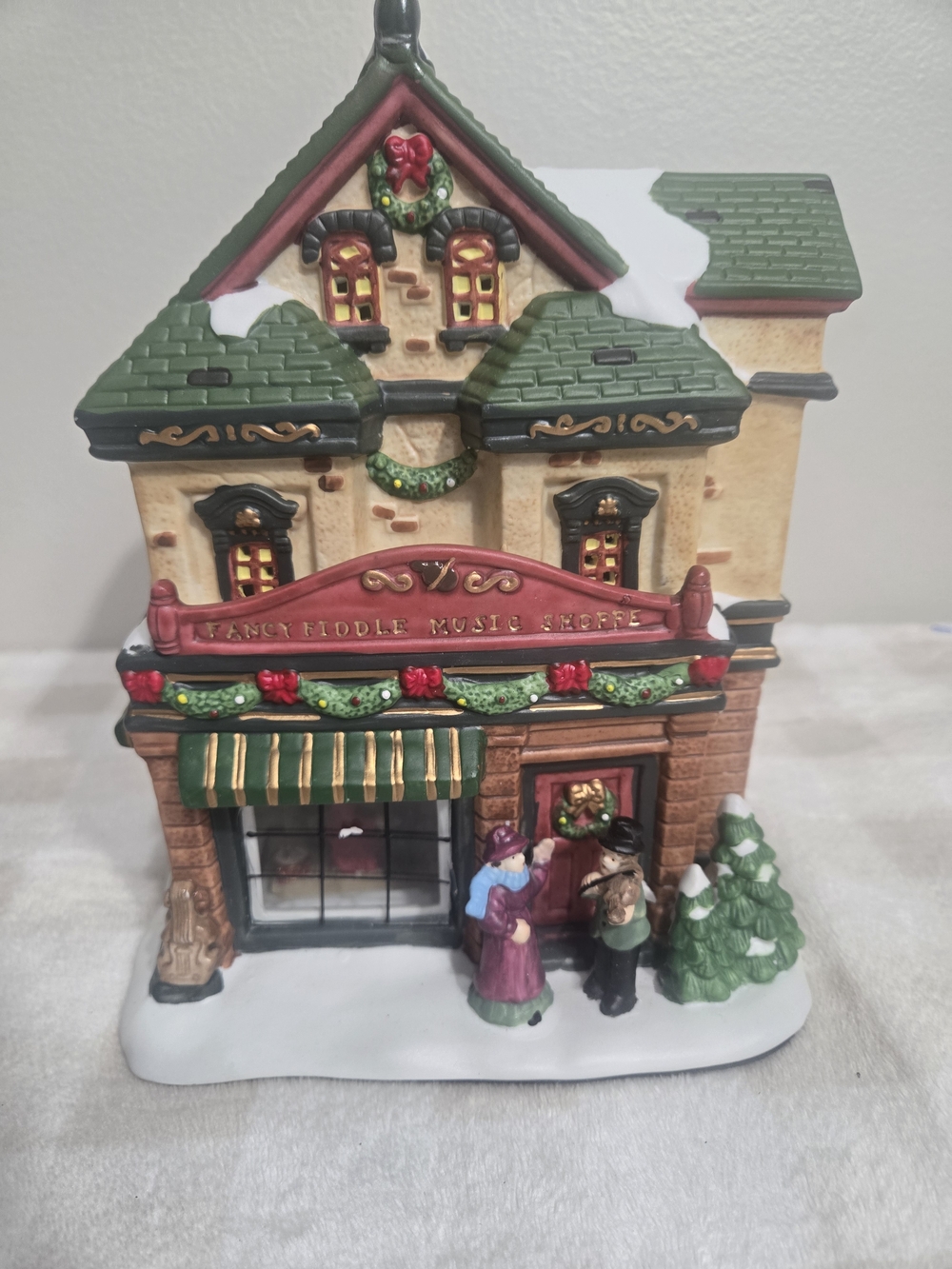 Bench Green and Red Holiday Music Shop Figurine